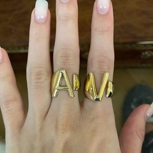 bold + classy initial ring